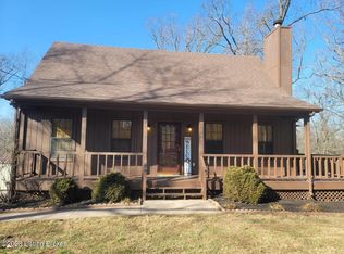 305 Cedar Glenn Ln, Radcliff, KY 40160