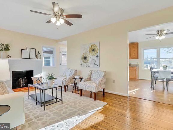 4th image of 10921 Allen Ave