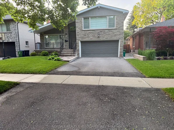 34 Manorhampton Dr, Toronto, ON M9P 1E2