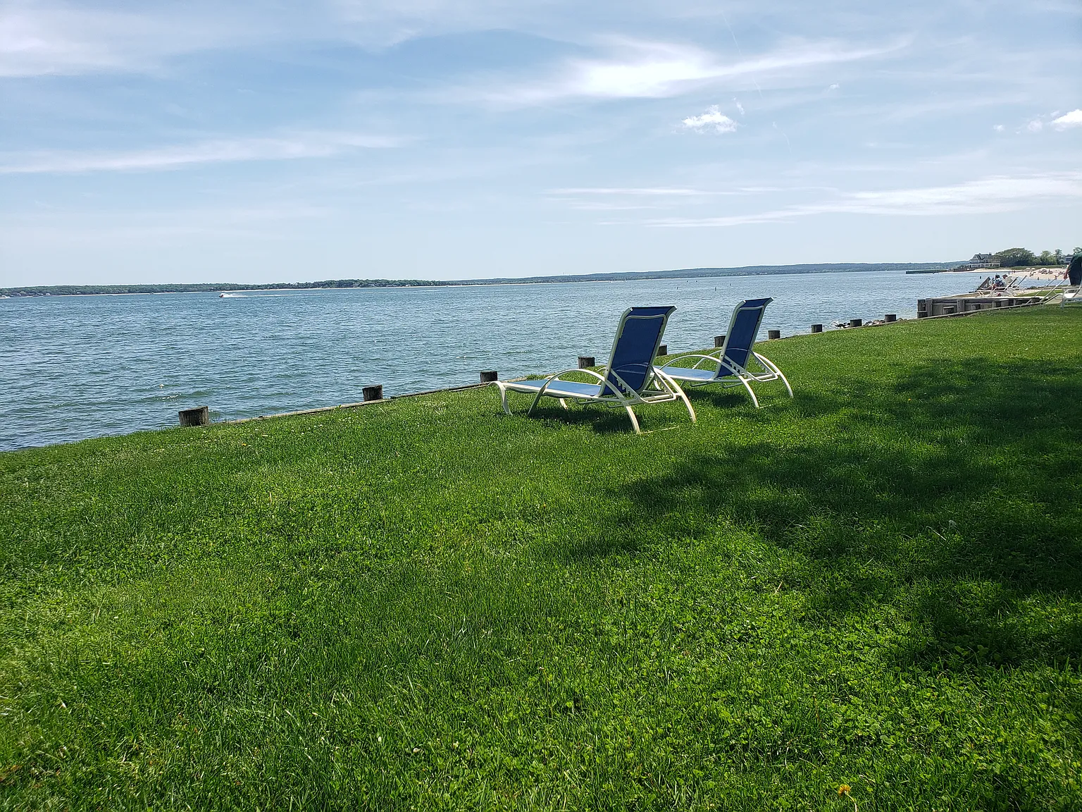 July only 21K! Fabulous Vintage 1940 Bay Beach House — Photo 3