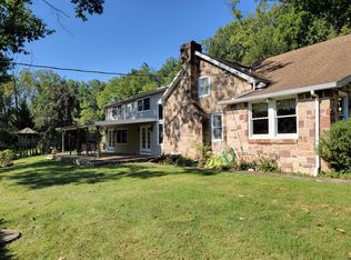 40 Mountain Spring Rd, Stevens, PA 17578