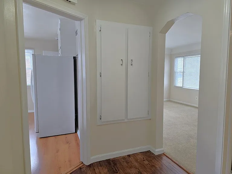 9924 Roseland St — Photo 3