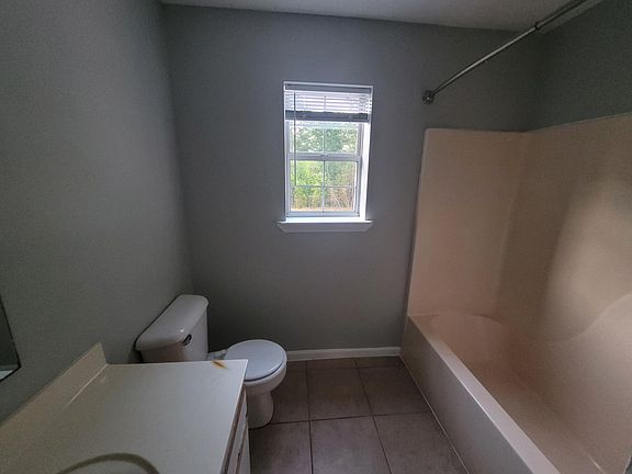 5th image of 405 Jefferson St E #A