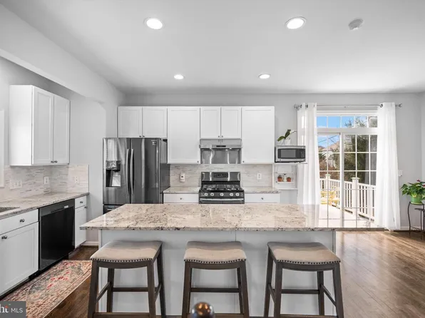8261 Electric Ave, Vienna, VA 22182