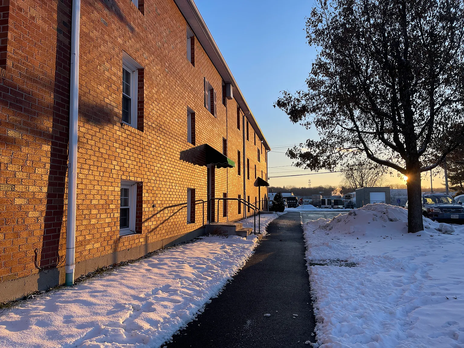 Ashley Arms Apartments — Photo 4