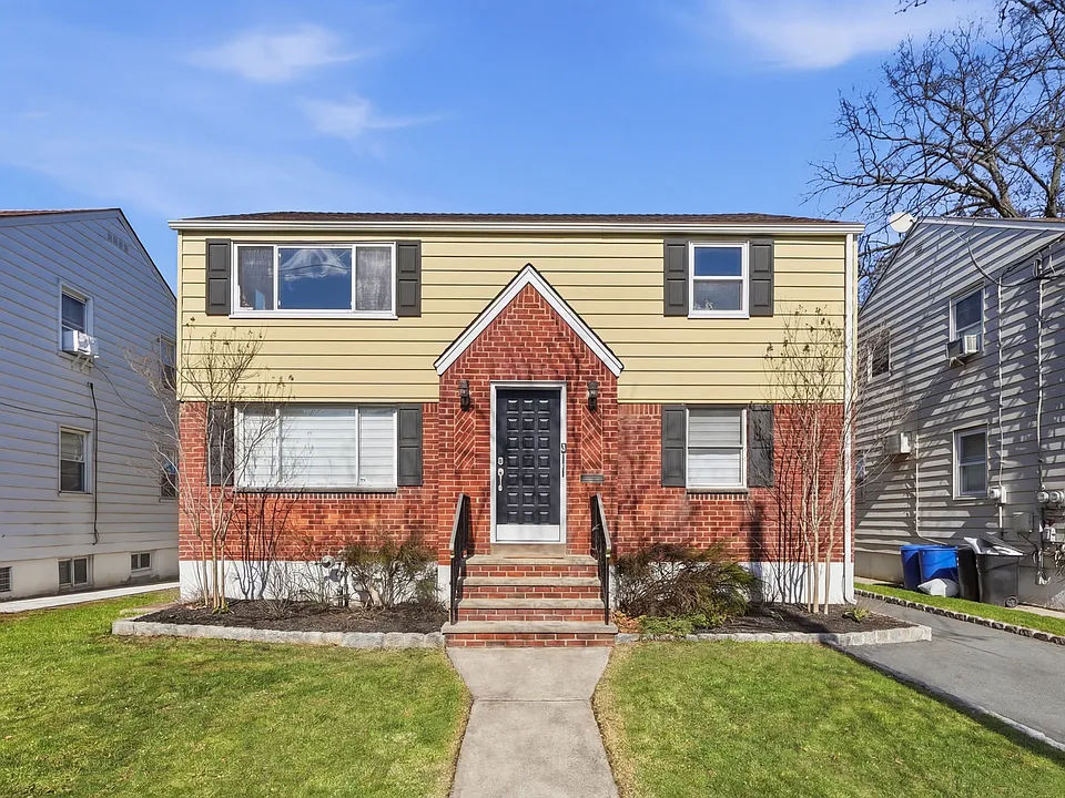 73 Macarthur Ave #1