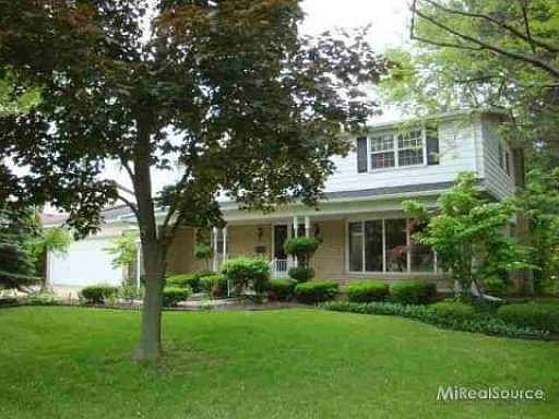 1st image of 690 Cumberland Dr