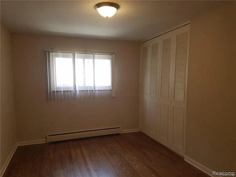 1471 W Nine Mile Rd — Photo 6