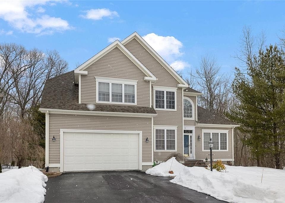 1st image of 15 Susan Dr
