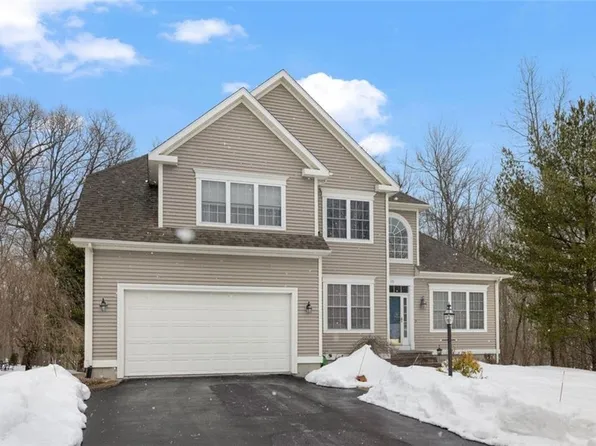 15 Susan Dr, Cumberland, RI 02864