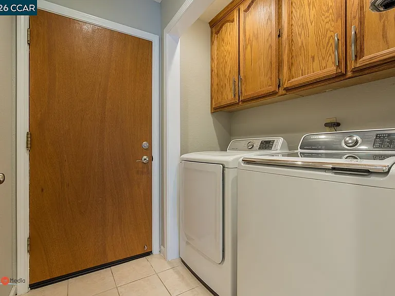 2904 Canterbury Cir — Photo 12