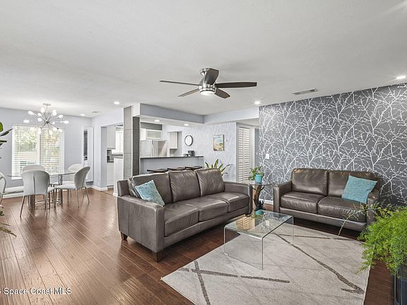 5th image of 200 International Dr APT 207