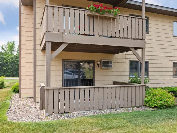 1806 Pioneer Rd APT 111, Red Wing, MN 55066