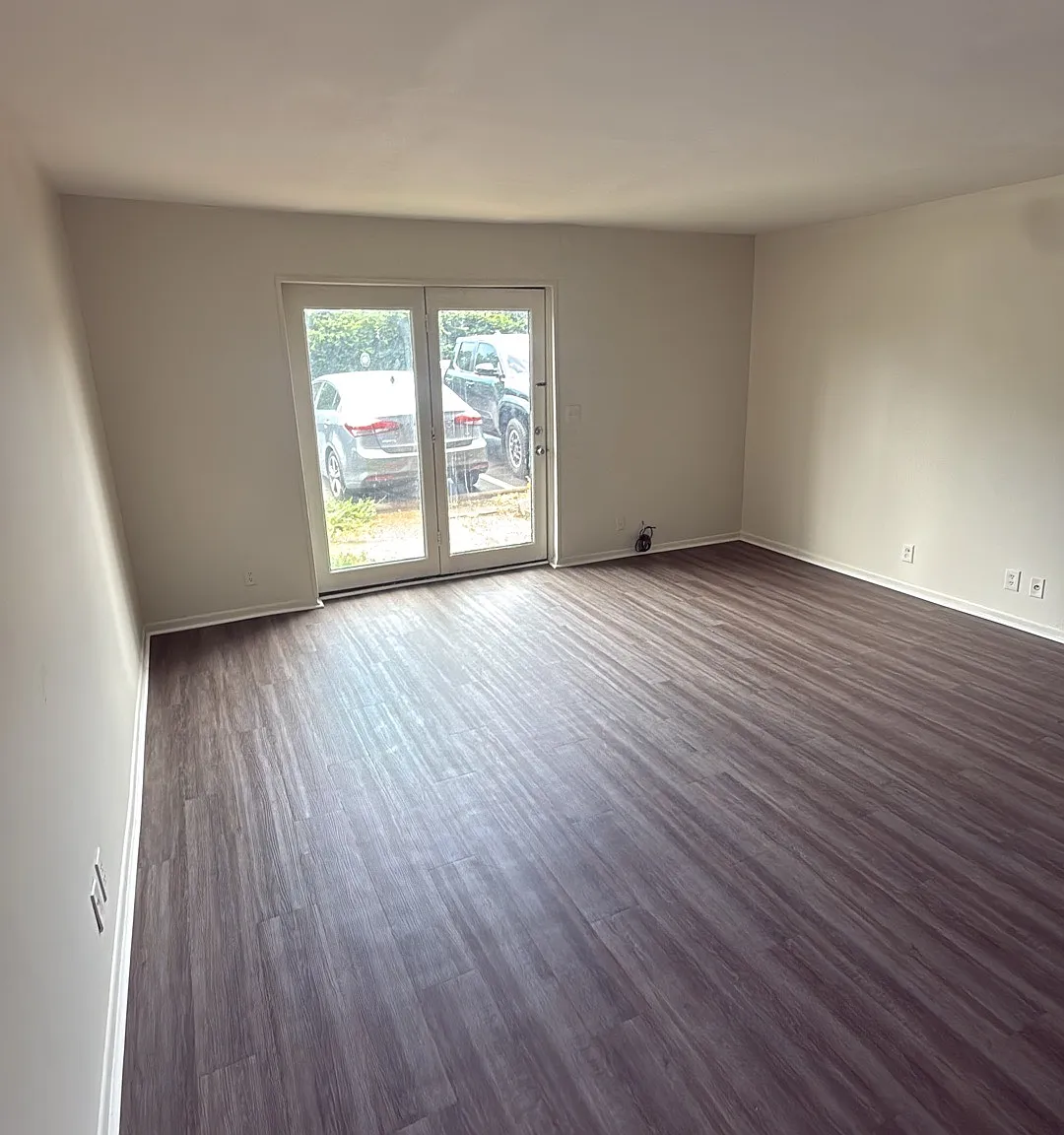 1083 Harold Drive - 1 — Photo 4