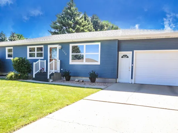 1702 12th Ave SE, Aberdeen, SD 57401