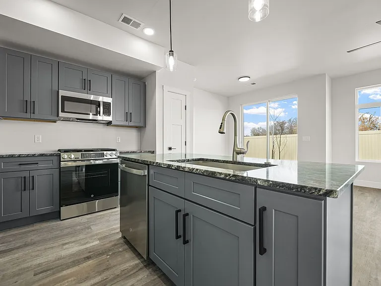 1109 Mee Canyon Cir — Photo 13