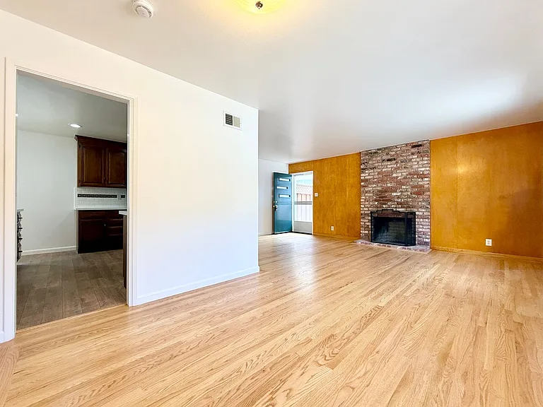 420 Madison Ave — Photo 9