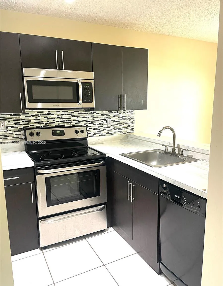Parc Vista Condo — Photo 3