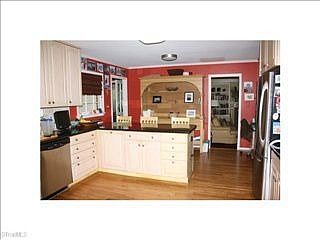 3rd image of 2805 Lake Forest Dr