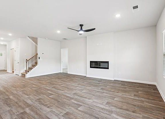 7th image of this home