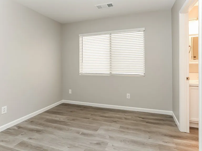5025 Frozen Springs Ct — Photo 14