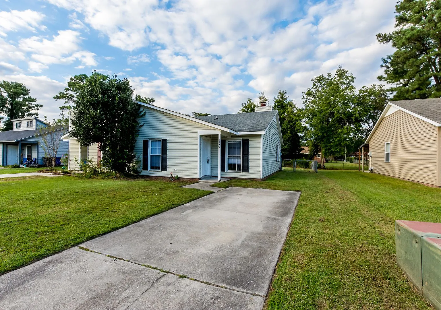 Coming Soon -2 Bedroom In The City Limits — Photo 2