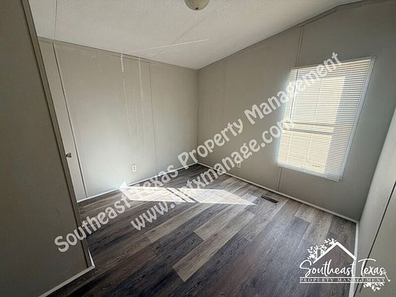 4th image of 4166 Black Cat Rd #2