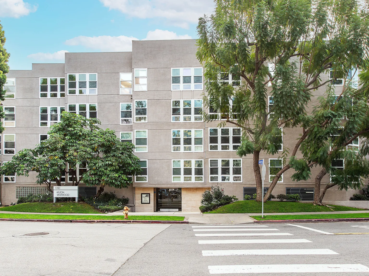 The Kelton Apartments — Photo 1