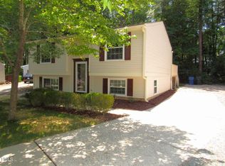 8000 Brewington Ct, Raleigh, NC 27615