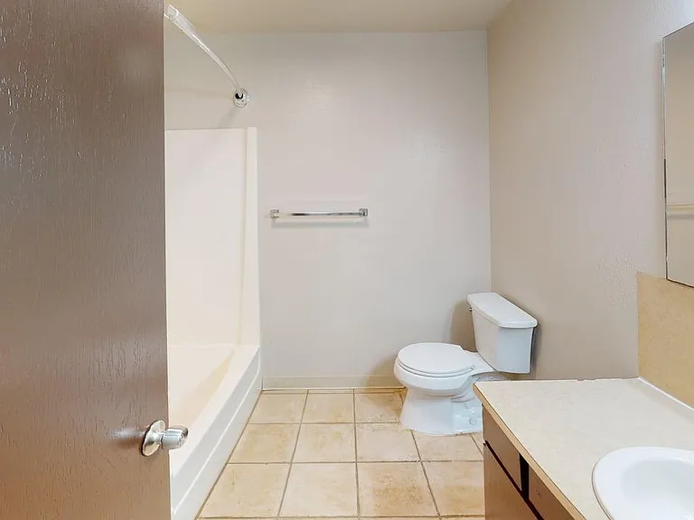 245 W Coe Ave #5 — Photo 8