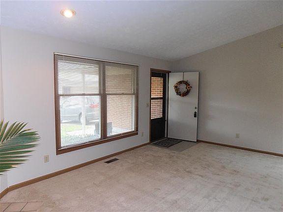 5th image of 8327 Leisure Dr
