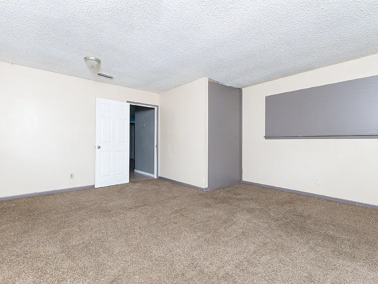 1520 McCarthy Ave — Photo 10