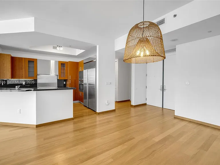 100 S Pointe Dr #1608 — Photo 19