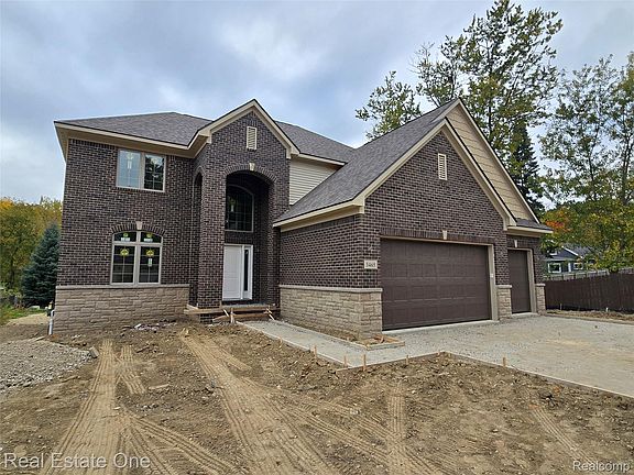 2nd image of 3465 Woodcrest Rd
