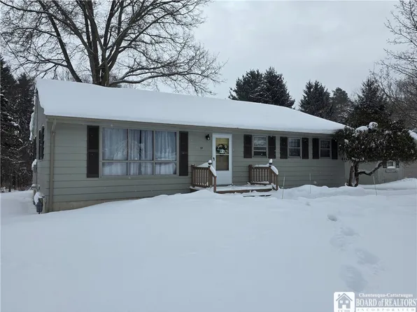 59 Evans St, Mayville, NY 14757