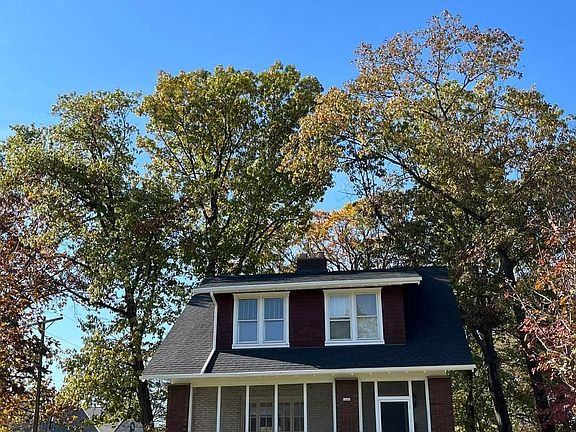 3rd image of 1105 Westwood Ave