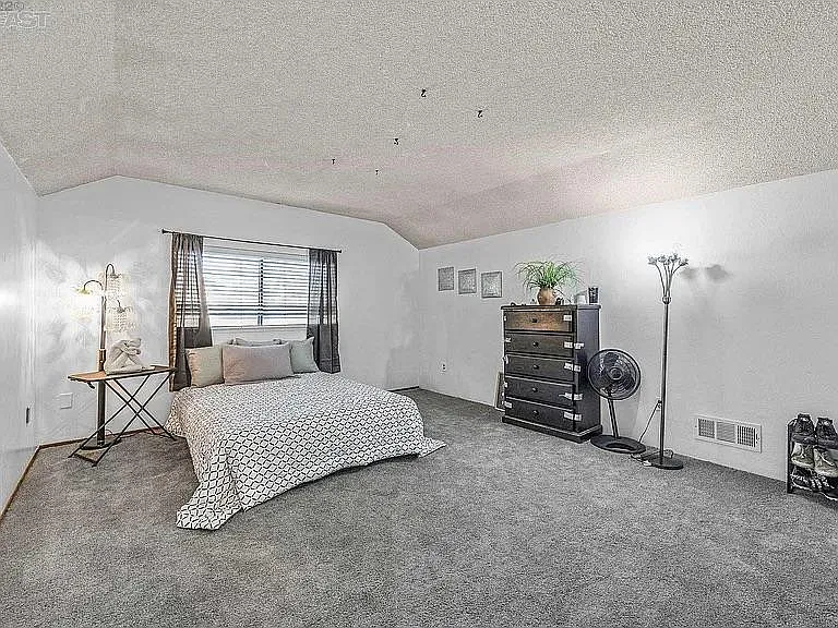 1375 Michelle Ave — Photo 21