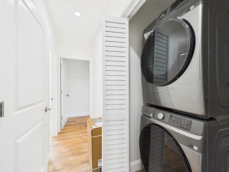 138 Camden Ave #2B — Photo 6