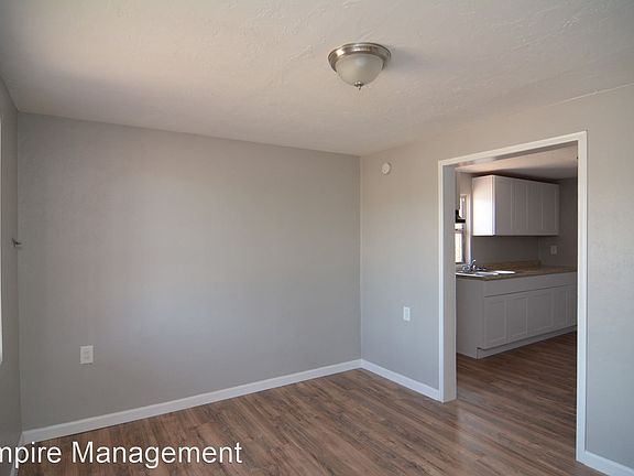 4th image of 719 W Montana St