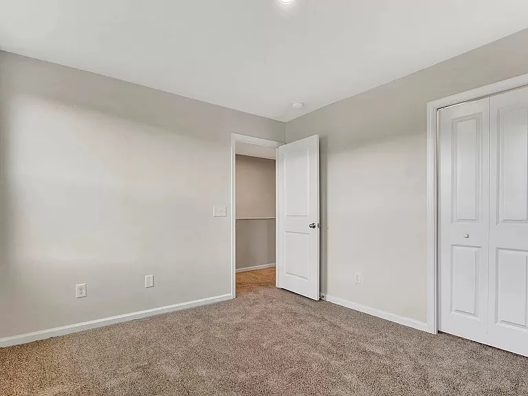 8 Torrington Dr — Photo 6