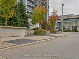 135 Village Green Sq