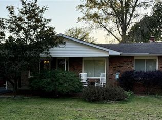 901 S Delmar Ave, Hartford, IL 62048
