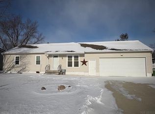 327 E Mindy Dr, Shell Rock, IA 50670