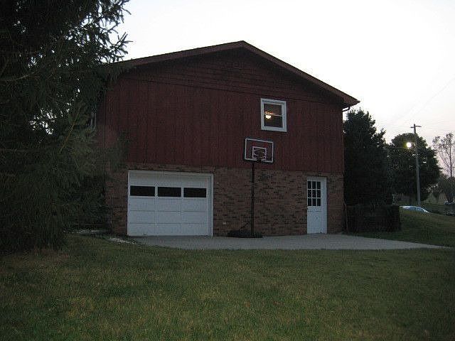 2nd image of 713 Dana Ct