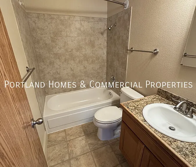 6651 E Burnside St — Photo 5