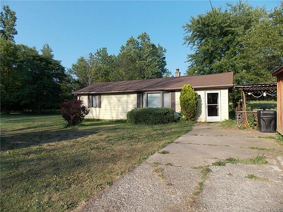 3rd image of 3755 Randall Rd