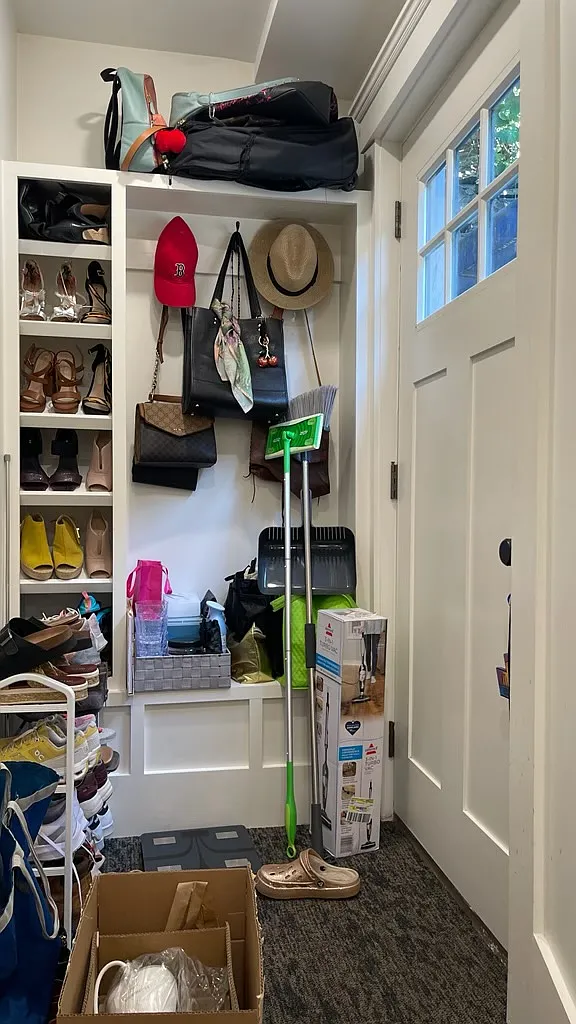 Studio, 300 sqft, $1,799 — Photo 4