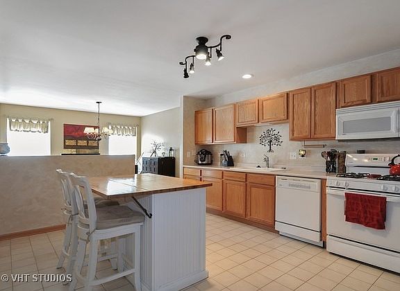 2nd image of 3195 Foxridge Ct