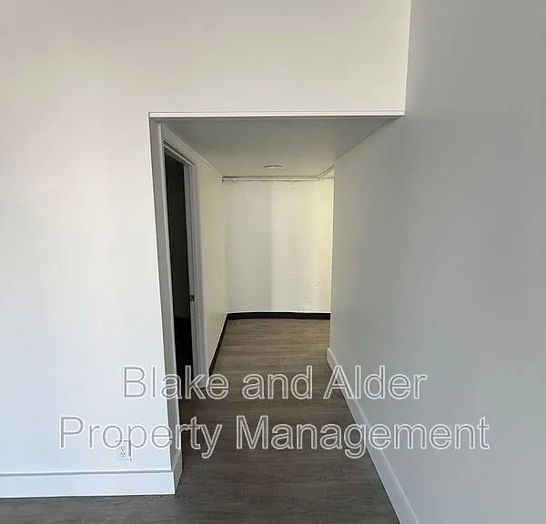3554 NE Sandy Blvd — Photo 5