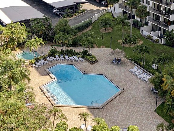 5th image of 400 ISLAND WAY #411